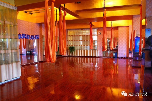 成都悠闲时光：茶香养生休闲指南(成都休闲茶庄图片)